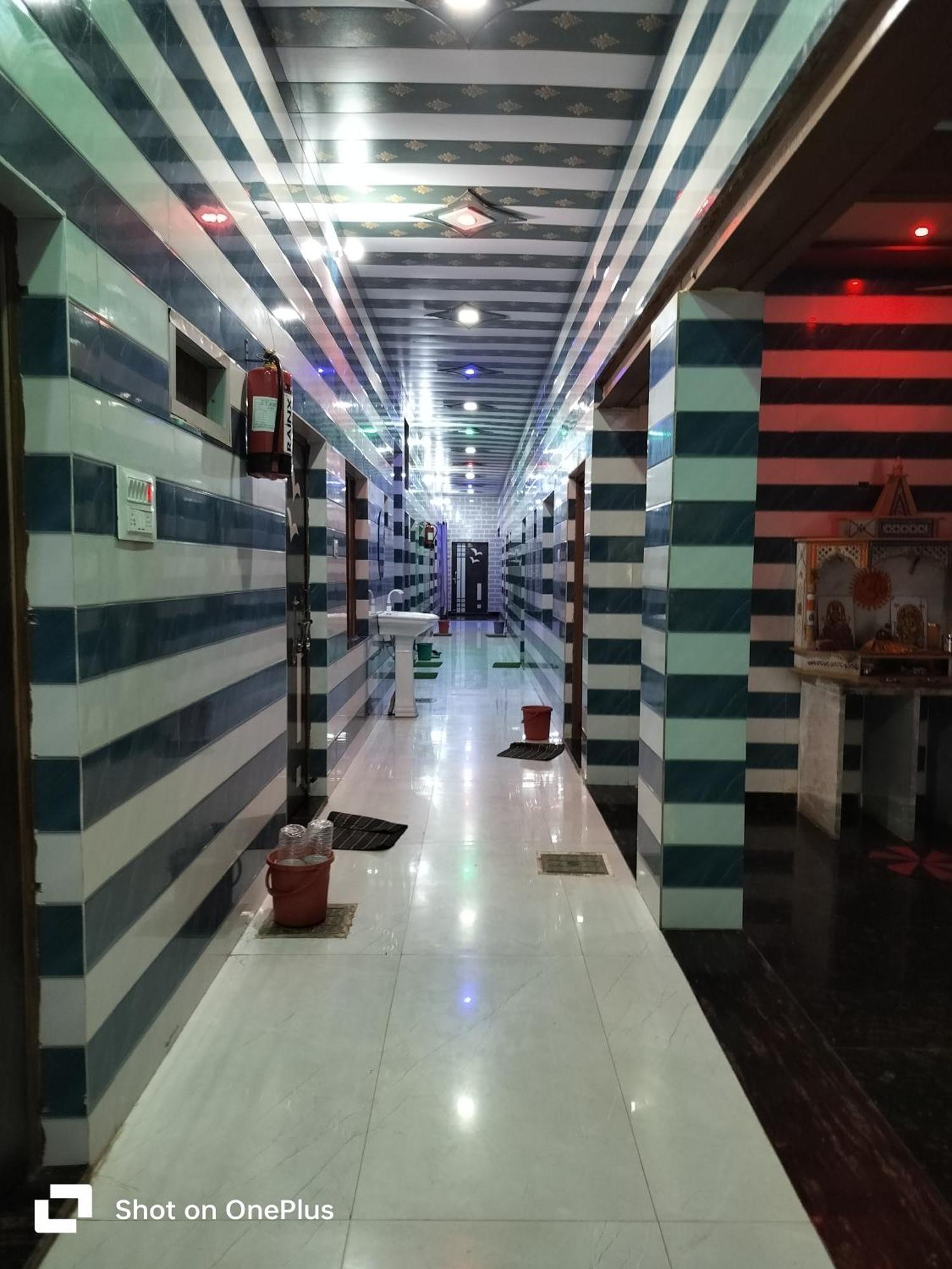M&S Seva Sadan Otel Govardhan Dış mekan fotoğraf
